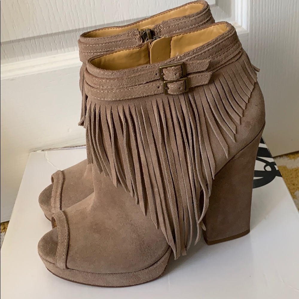 Nine West taupe suede peep toe healed bootie